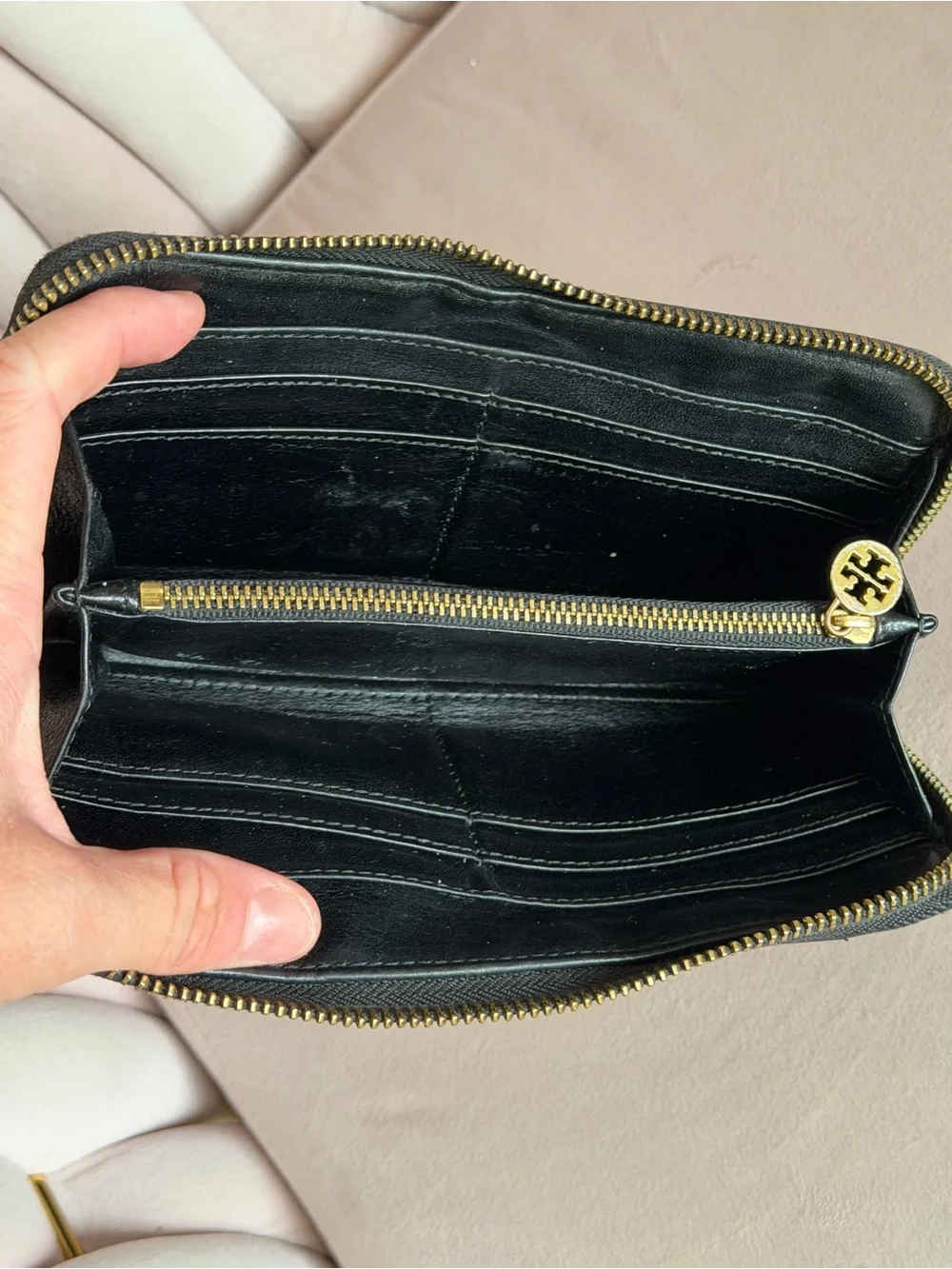 Tory Burch Carson Zip Continental Black Leather Wallet